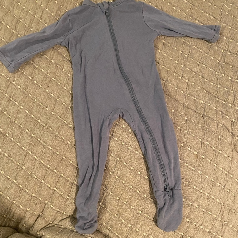 Kyte Baby 0-3 month slate blue double zippered sleeper